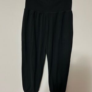 Athleta Salutation Cropped Joggers Women’s Medium